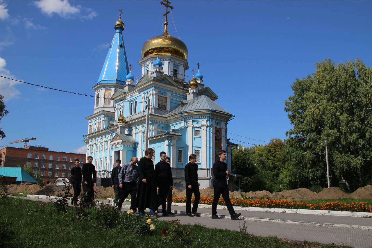 Студенты семинарии в преддверии учебного года побывали на экскурсии в храмах Новосибирска